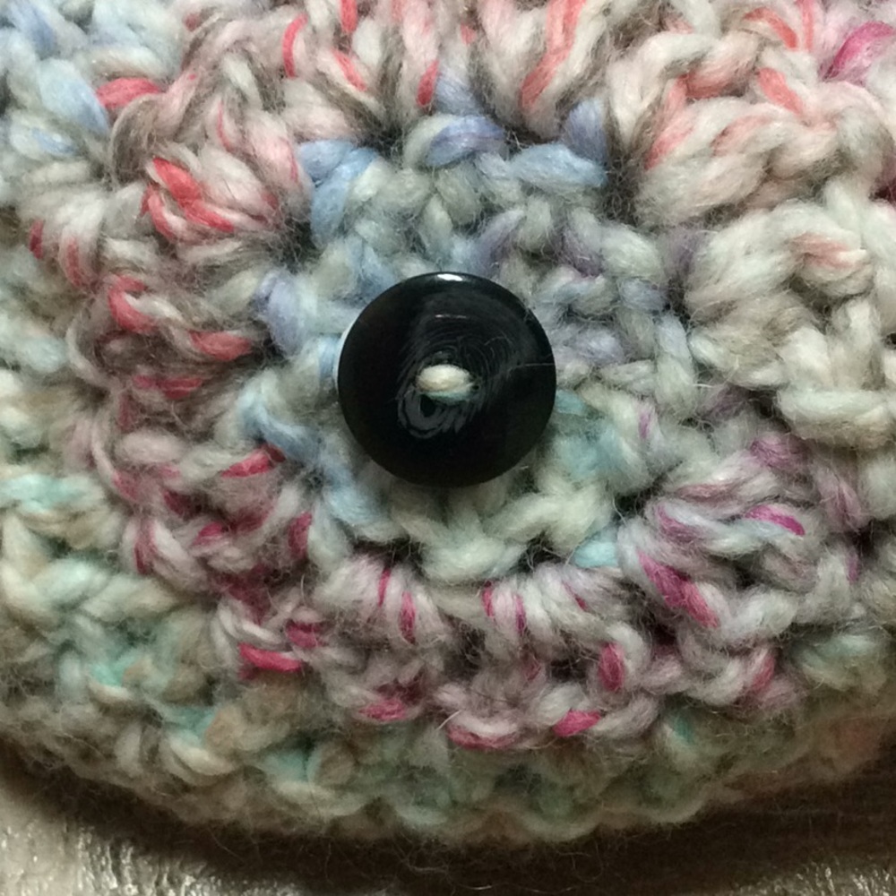 Chunky handmade winter beanie hat with Pom - Picture 4 of 5